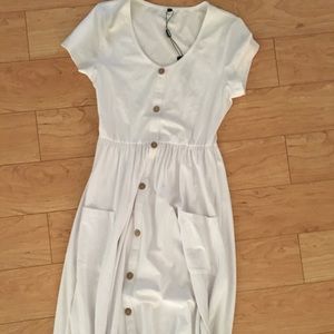 White short sleeve sundress